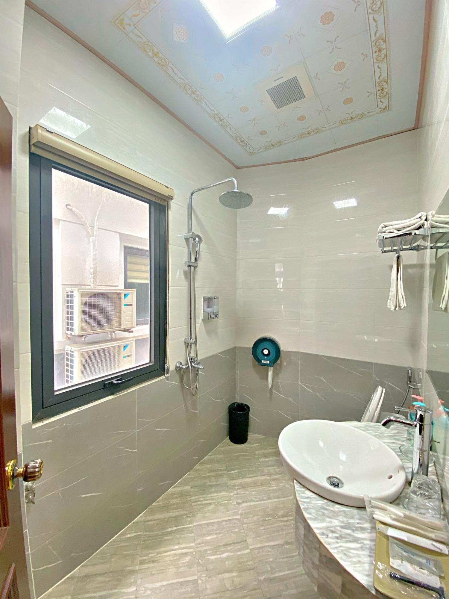 Blue Diamond Hotel ها لونغ المظهر الخارجي الصورة